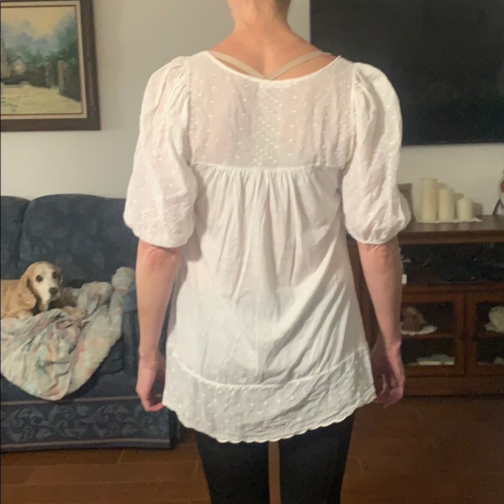 White shirt - Picture 4 of 6